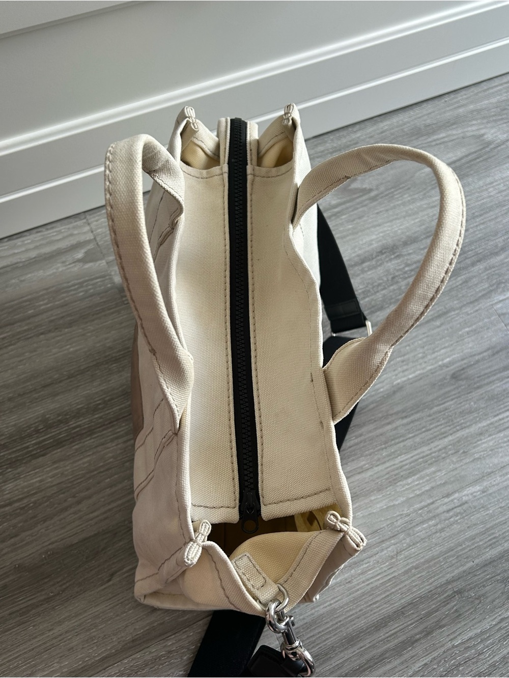 Marc Jacobs Cream/White Canvas The Tote Bag With Black Strap - Picture 7 of 11